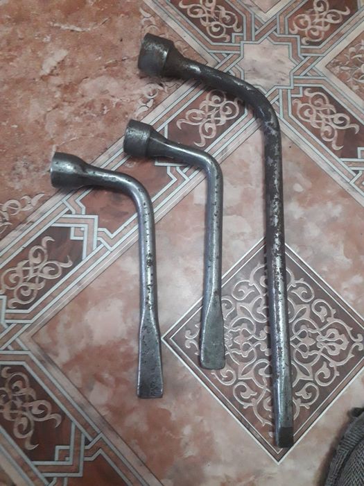 Инструменты, ключи.