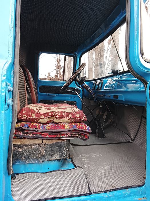 Zil sotiladi narxini kelishamiz