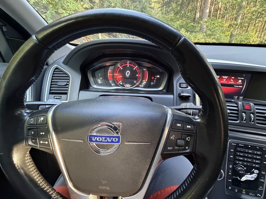 VOLVO XC60 2016 — imagine 5