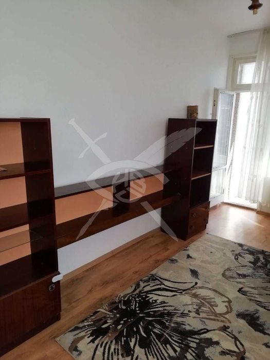 Дава се под наем Тристаен апартамент в Пловдив, Център - 86 кв.м за 398.82 € - Снимка #1