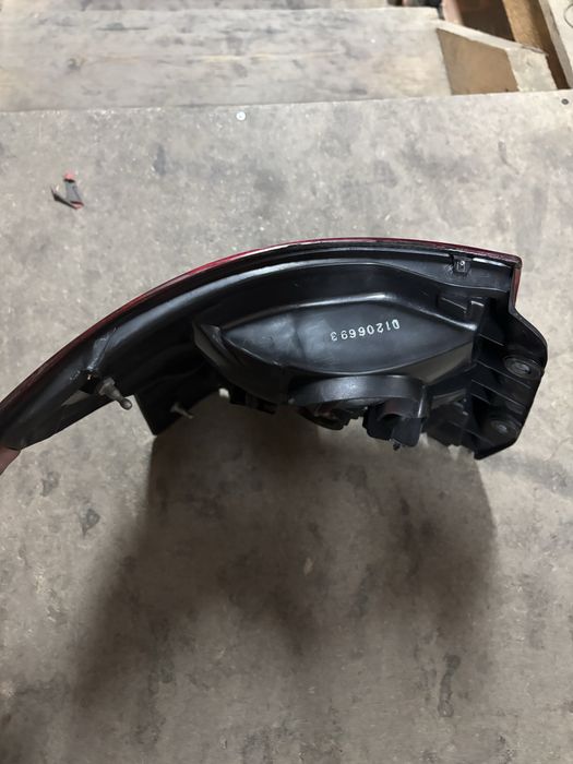 Задний фонарь стоп карина Е хэчбэк