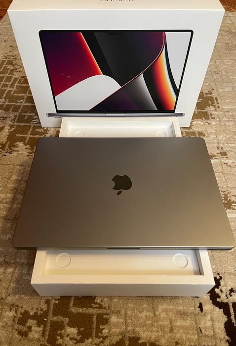 MacBook Pro 16″ M1 Max | 64 GB RAM | 1 TB SSD