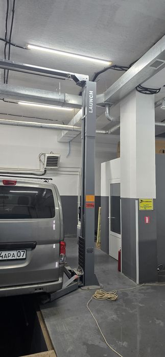 Автоподъемник Launch TLT-235SC