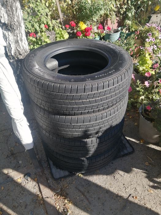 Продам резину 205/70/15 зима
