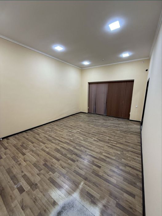 Недалеко от Паркентского базара. Боткина.2х комната офис в аренду!