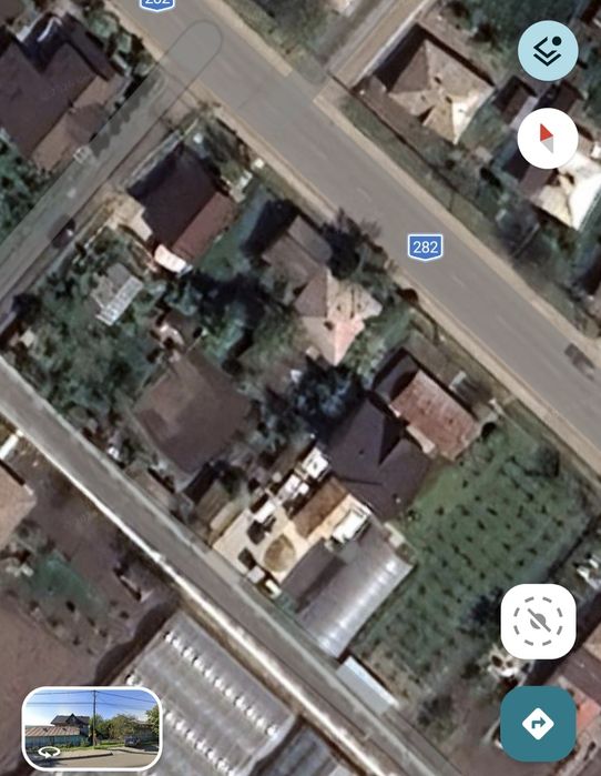 Casă și teren de vânzare