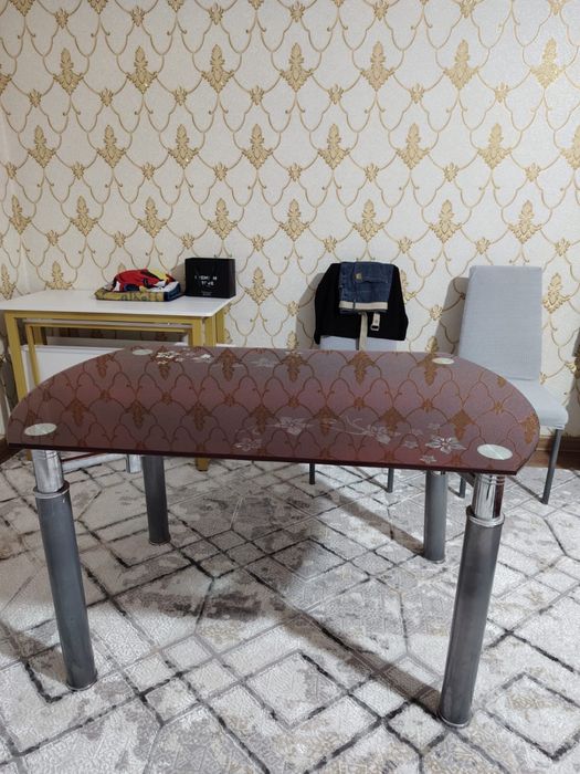 Продам кухонный стол