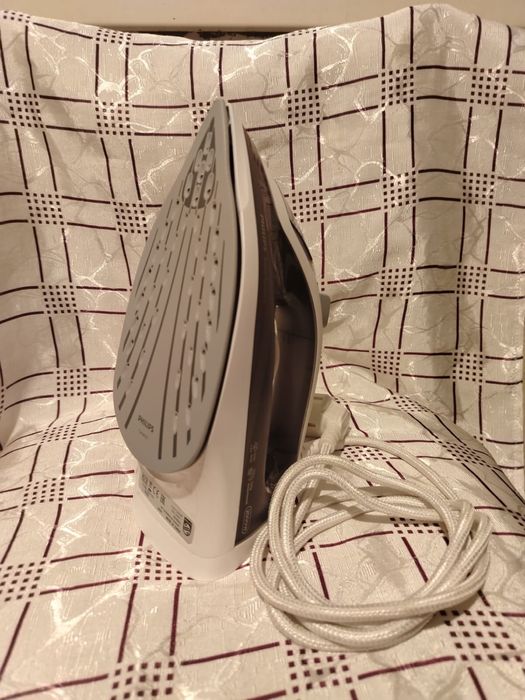 Продам новый утюг Philips