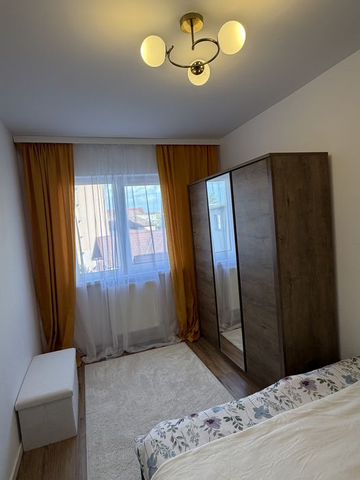 Închiriez apartament