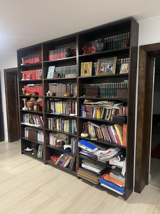 3 corpuri de biblioteca