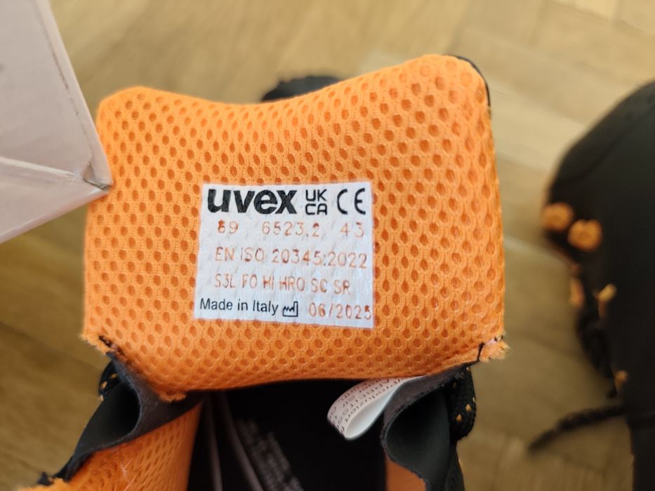Предпазни обувки Uvex 43 номер