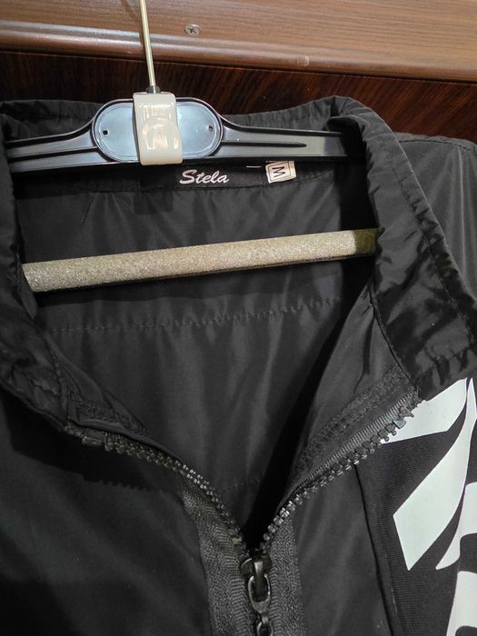 Черна рокля тип балон