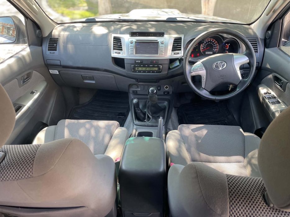 Toyota Hilux Invincible 3.0 Manuala 2014