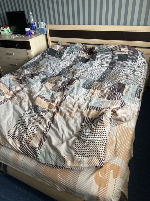 Продам спальний гарнитур