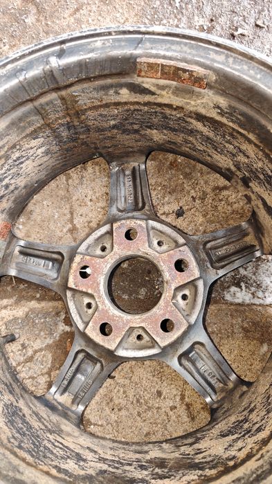 Продам диски на 5 креплений на 15