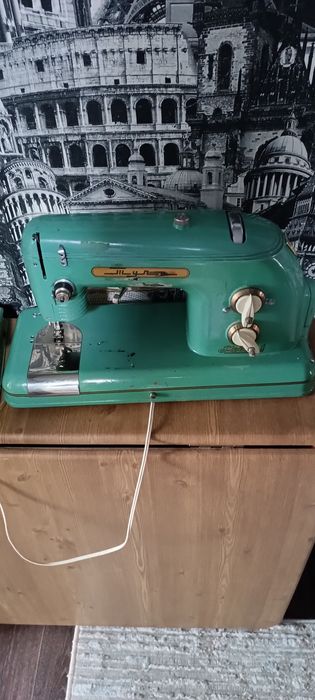 Швейная машинка.