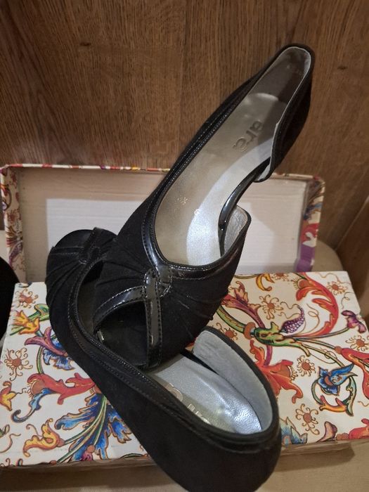 Дамски обувки нови или в отлично състояние