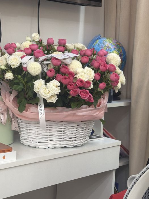 Цветы продам корзина