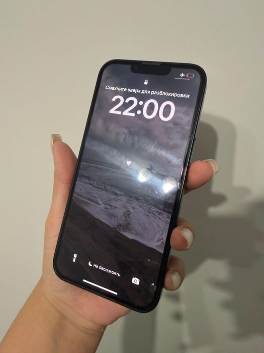 iPhone 13 в очень хорошем состояний