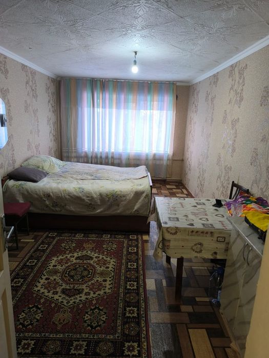 Сдам крмнату в коммунальном общежитии.