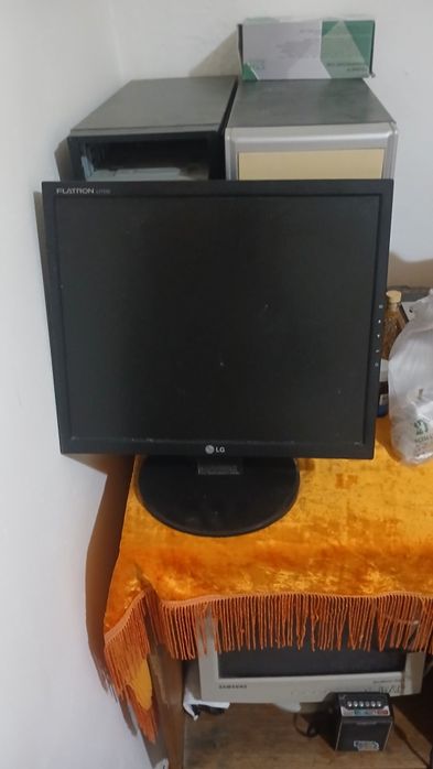 2 монитор 2 процессор хорошом состояние