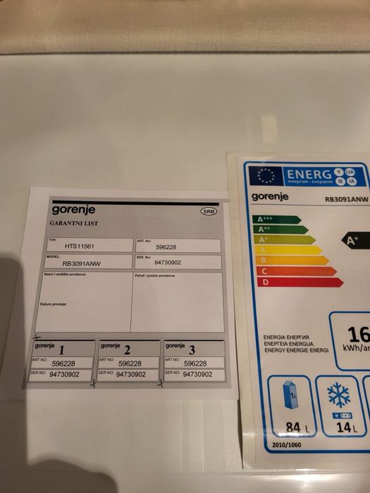 Продавам почти нов хладилник Gorenje
