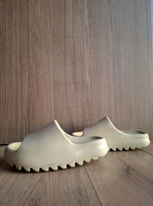Adidas Yeezy slides