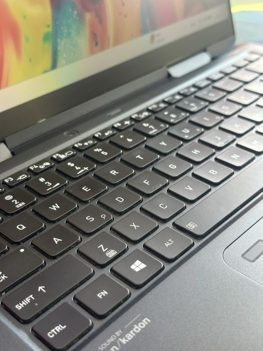 TOSHIBA Dynabook x360