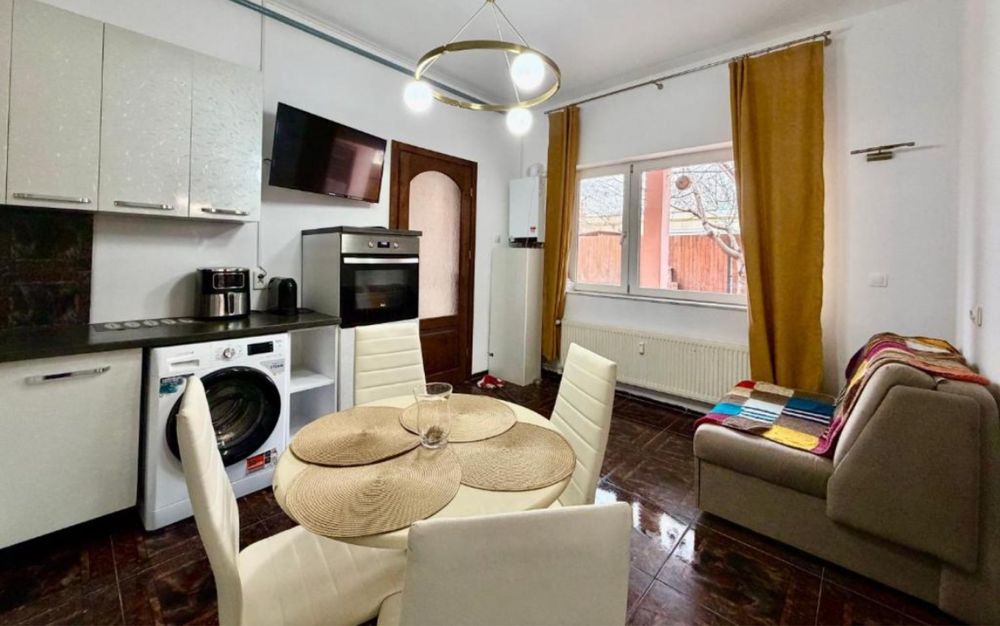 Apartament cu 2 camere, curte proprie, zona Lipovei ,centrala