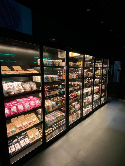 Пристенные холодильники на заказ