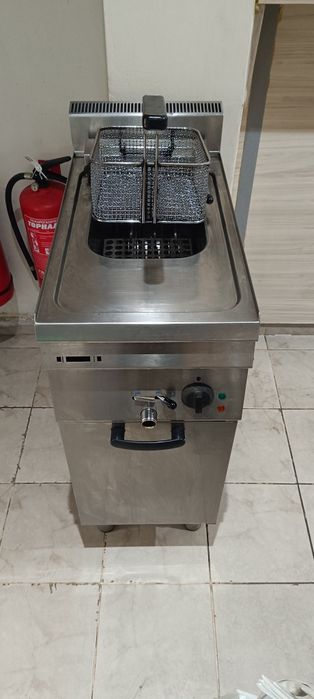Професионален фритюрник +база