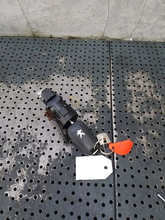 Contact auto cu cheie peugeot 208 1 ca cc 9663123380