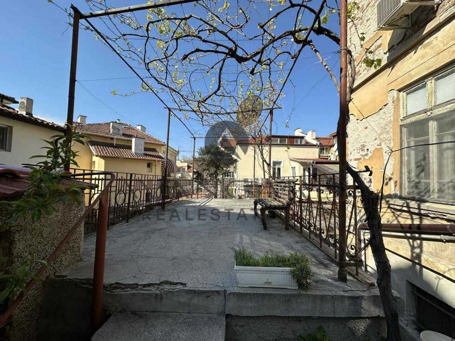 Продава се Етаж от къща в Пловдив, Център - 111 кв.м за 2253 €/кв.м - Снимка #15