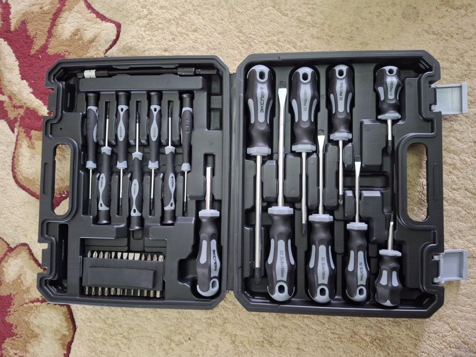 Набор отверток...