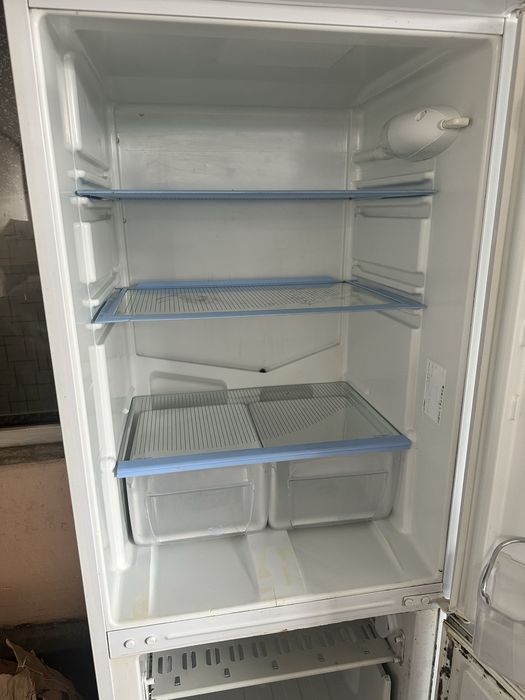 Продается б/у холодильник в хорошем состоянии