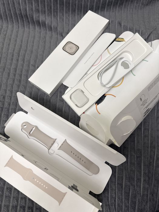 Apple Watch Series 8. Starlight 41мм S/M