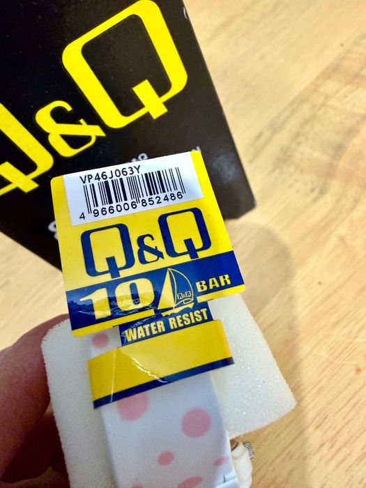 Ceas copii Q&Q Alb-Roz Quartz Miyota – ușor și rezistent la apă