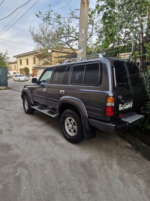 Tayota Land Cruser 80