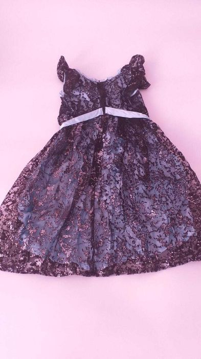 Платья в отличном состоянии.