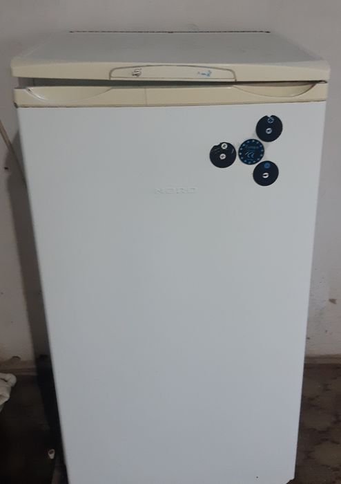 Холодилник сотилади