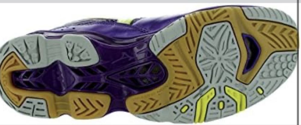 Mizuno Wave Tornado 7 Mid