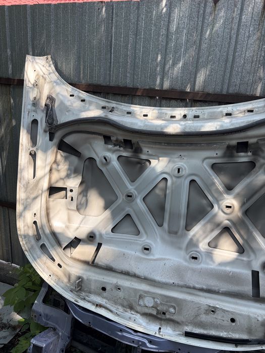 Капот Range Rover
