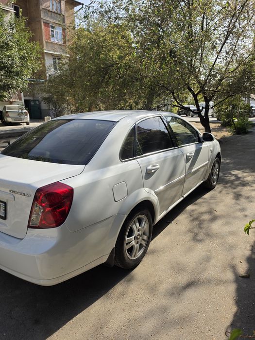 Lacetti 1.6 2013год 3 поз.автомат 6300 у.е. Белый