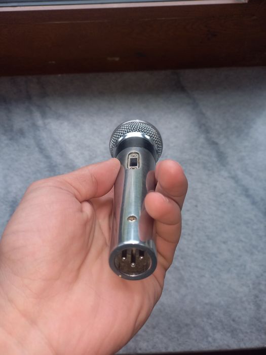 Mikrofon sotiladi