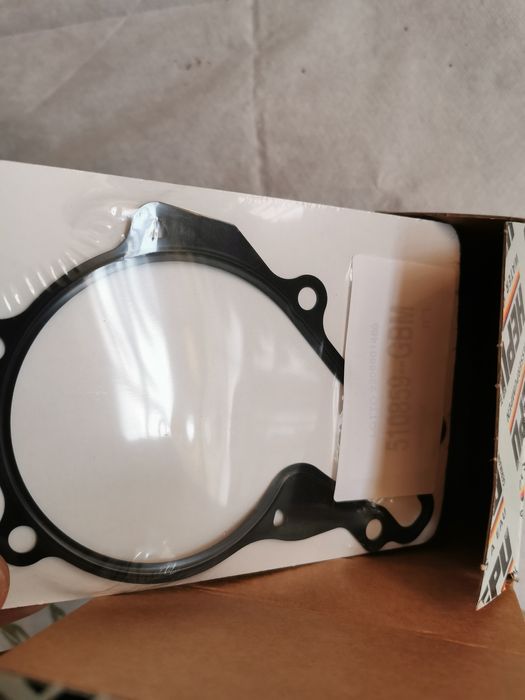 Накладки+комплект водна помпа, ангренажен ремък и ролки за Мазда 3