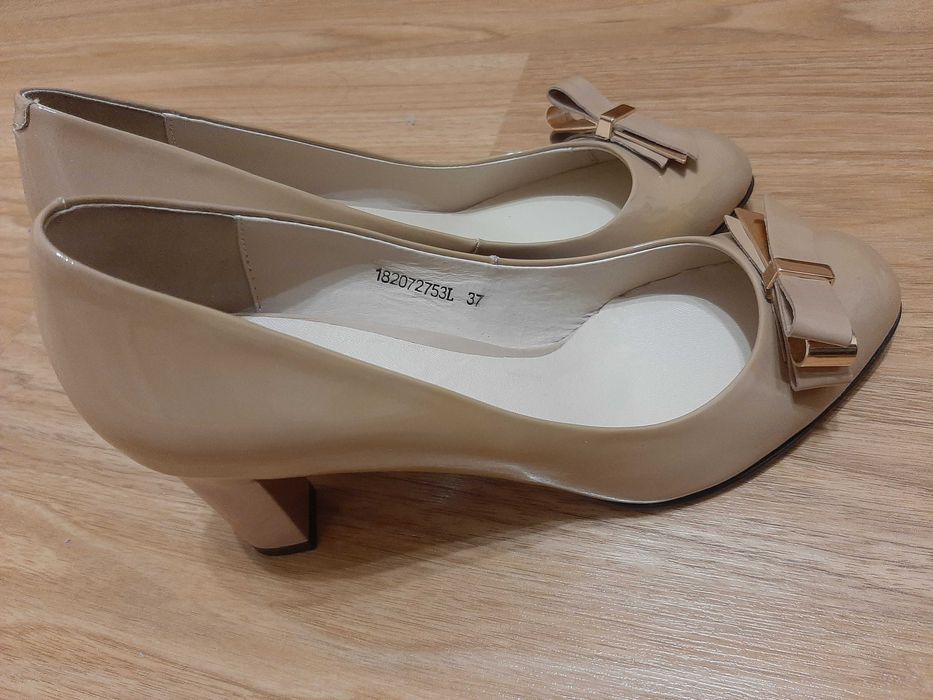 Туфли на каблуках