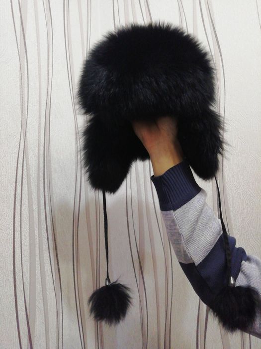 Продам зимнюю шапку на девочку