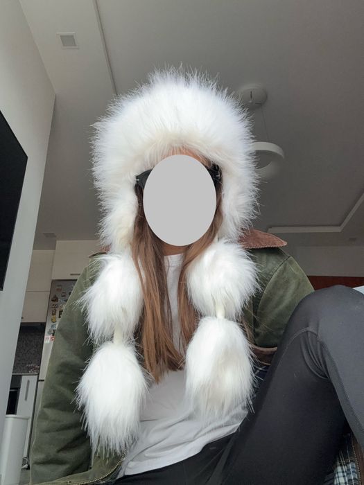 Зимна пухена шапка