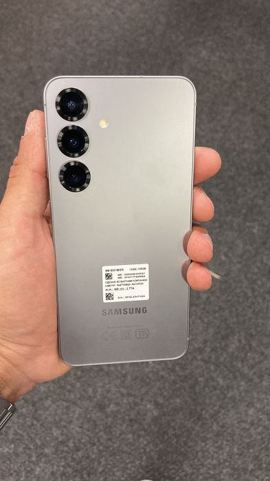 Продам новый samsung galaxy s25