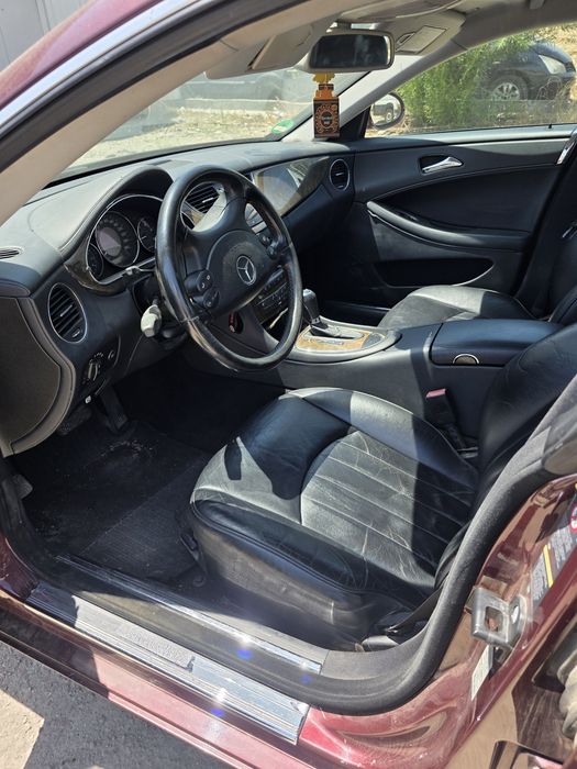 Mercedes 320 cls 2007  265000km în stare bună de funcționare cutie viteze automata  funcționează foarte bine  mașina poate fi testată  merge bine